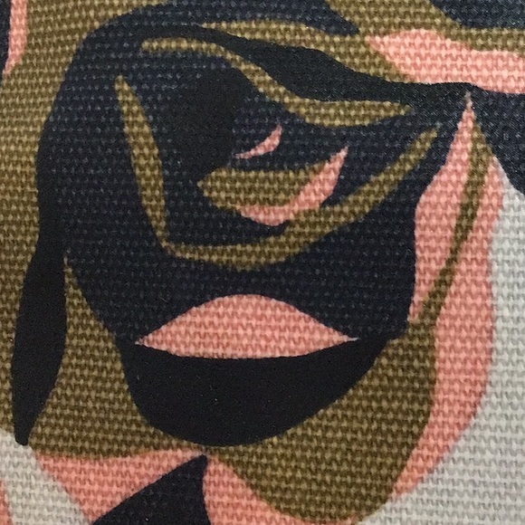 FOSSIL Dawson Floral Coated Canvas Convertible Bag with Hanging Faux Leather Key - Picture 7 of 10